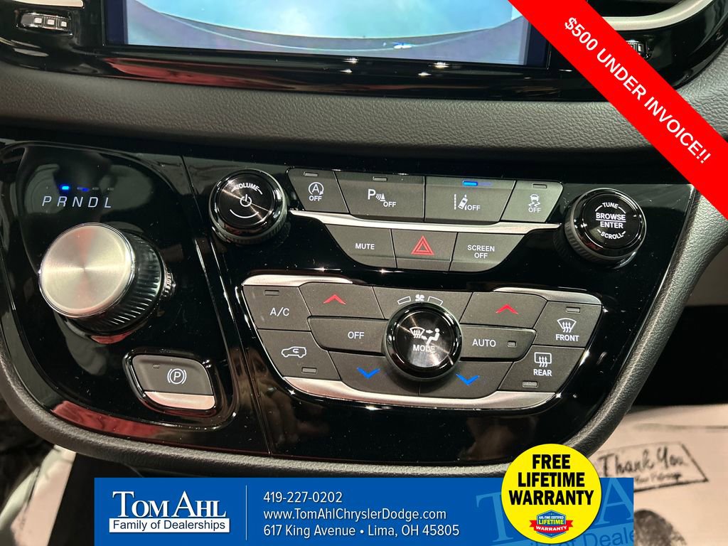 New 2026 Chrysler Voyager LX image 17