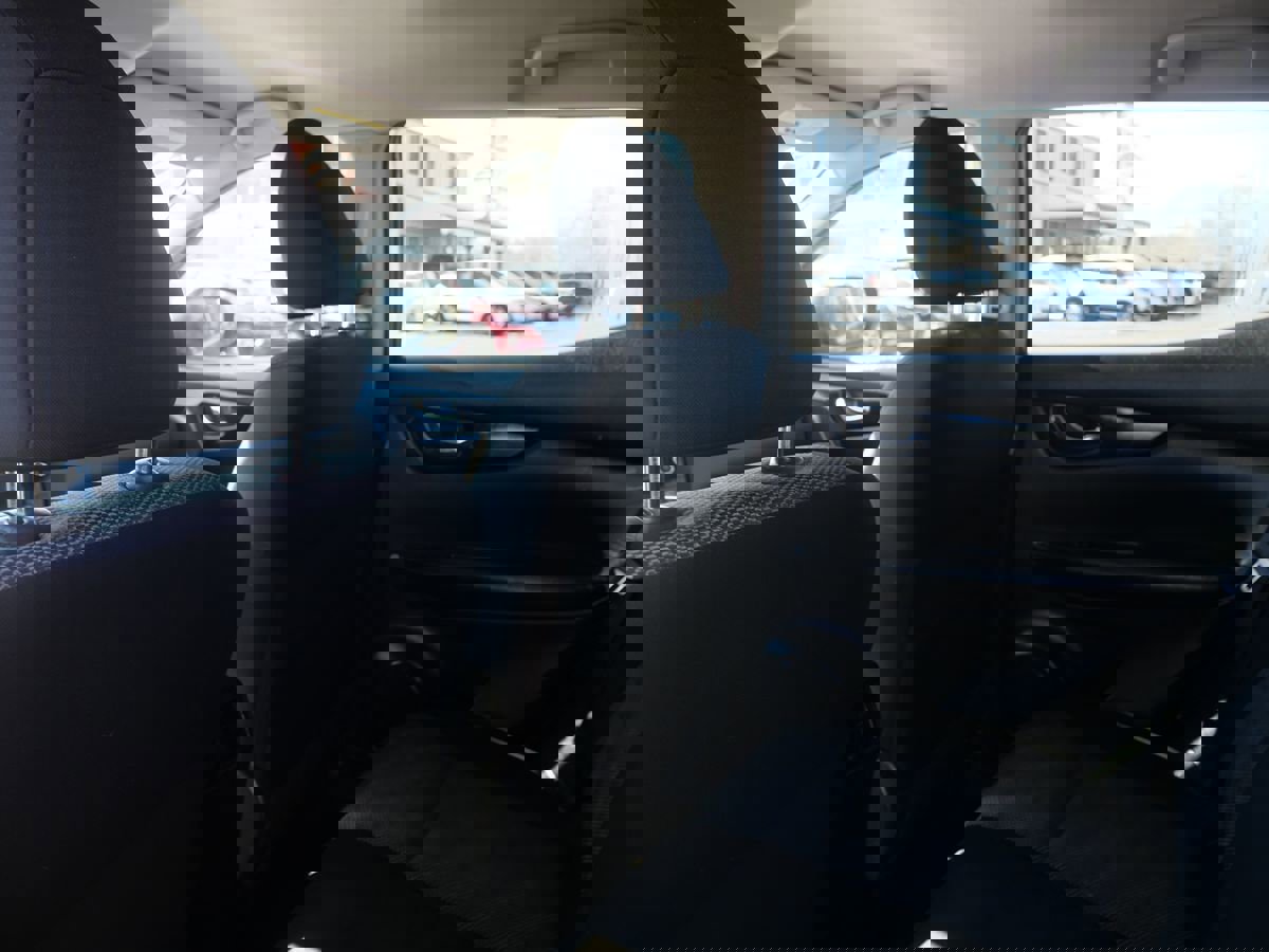 Used 2019 Nissan Rogue Sport SV w/ All-Weather Package image 21