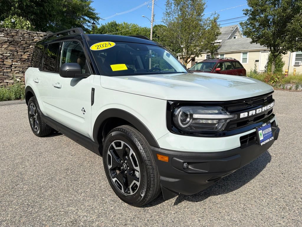 Used 2024 Ford Bronco Sport Outer Banks w/ Tech Package AWD/4WD image 9