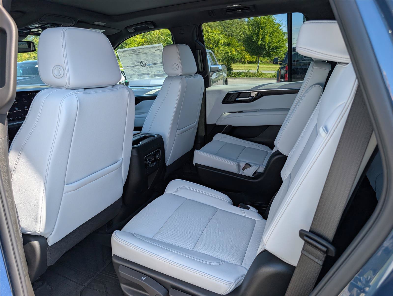 New 2026 Chevrolet Tahoe Premier w/ Sun And Tow Package AWD/4WD image 13