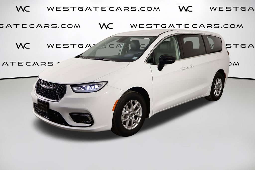 Used 2024 Chrysler Pacifica Touring-L