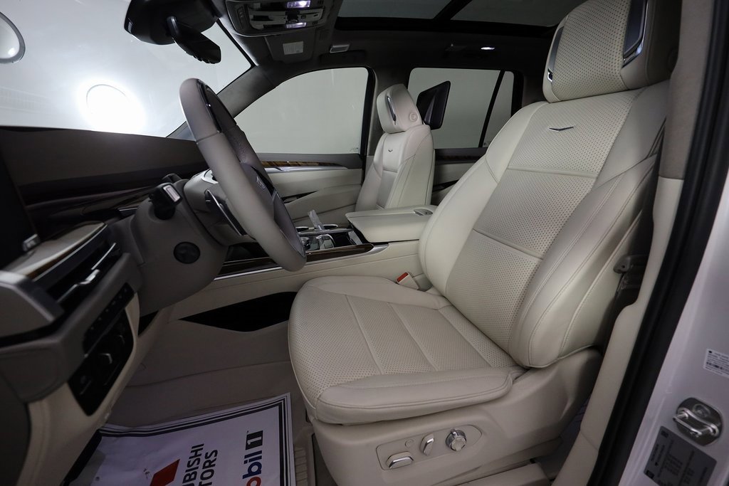 Used 2025 Cadillac Escalade Sport Platinum w/ LPO, ONYX Package image 20