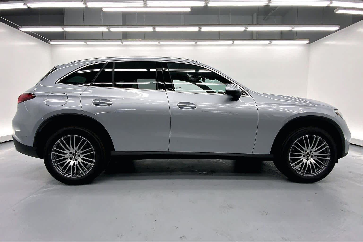 Used 2026 Mercedes-Benz GLC 300 image 8