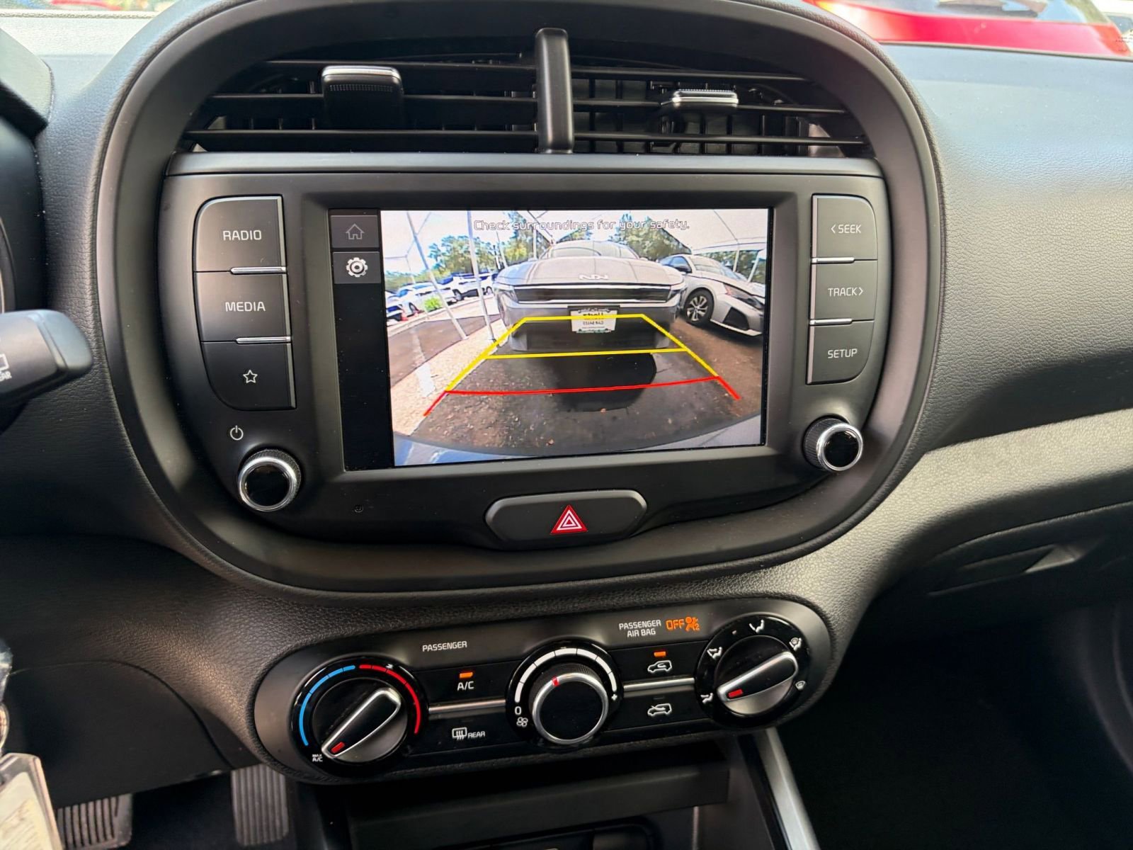Used 2025 Kia Soul LX w/ LX Technology Package FWD image 22