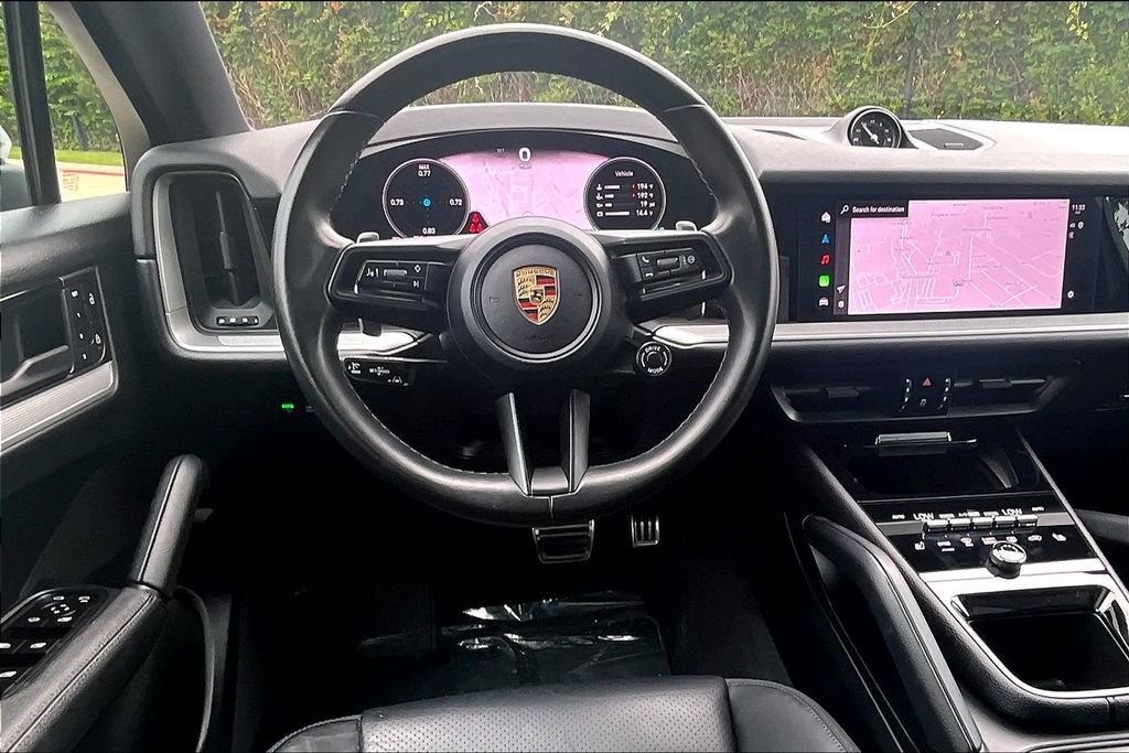 Used 2024 Porsche Cayenne S AWD/4WD image 7