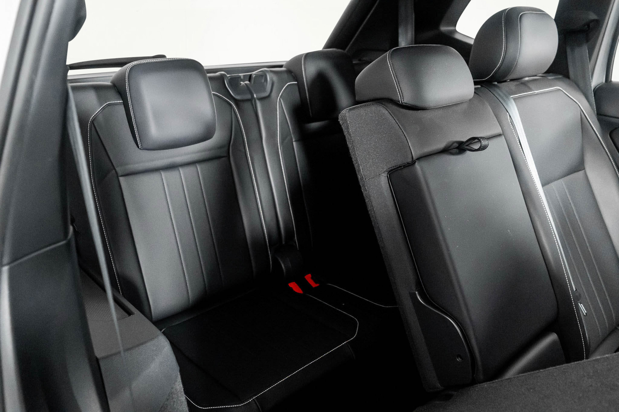 Used 2022 Volkswagen Tiguan SE R-Line image 19