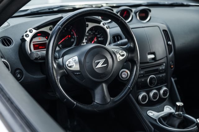 Used 2009 Nissan 370Z Coupe image 5