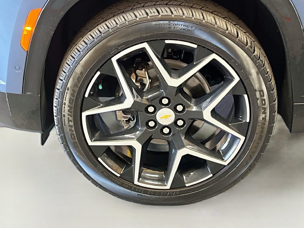 Used 2025 Chevrolet Traverse High Country AWD/4WD image 33