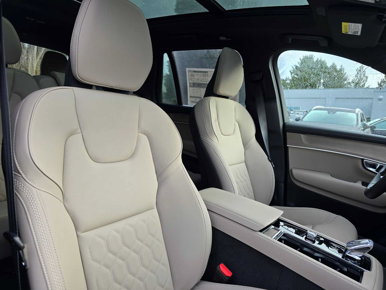 New 2026 Volvo XC90 B6 Plus w/ Protection Package Premier AWD/4WD image 11