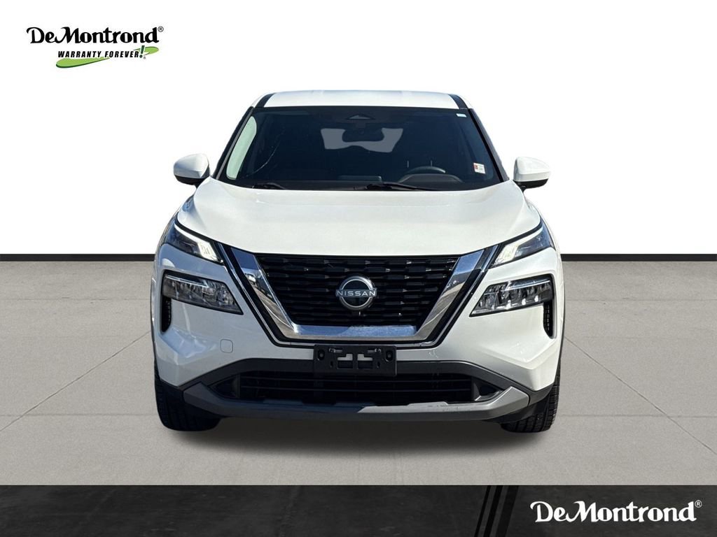 Used 2023 Nissan Rogue SV image 2