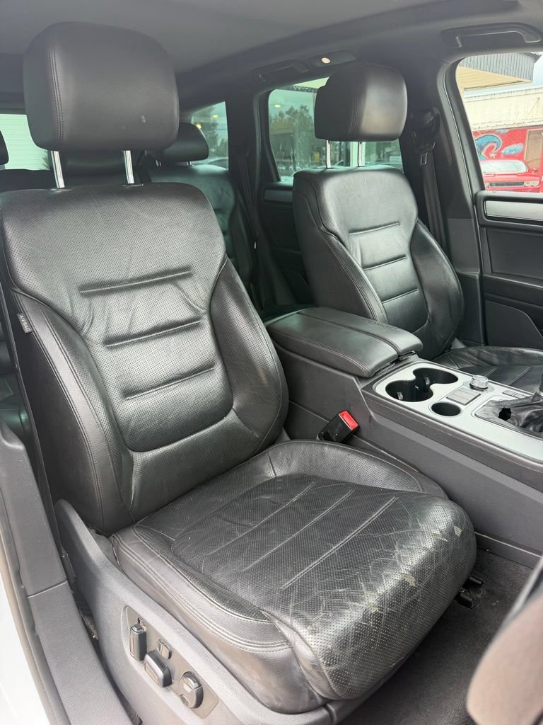 Used 2017 Volkswagen Touareg Wolfsburg Edition AWD/4WD image 26
