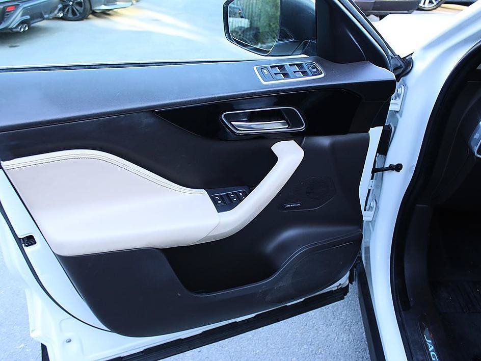 Used 2020 Jaguar F-PACE Prestige AWD/4WD image 9