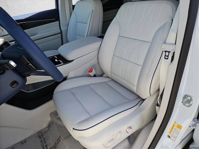 New 2026 Buick Enclave Avenir w/ Super Cruise Package FWD image 4