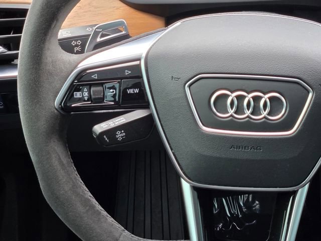 Used 2022 Audi e-tron GT Premium Plus image 15