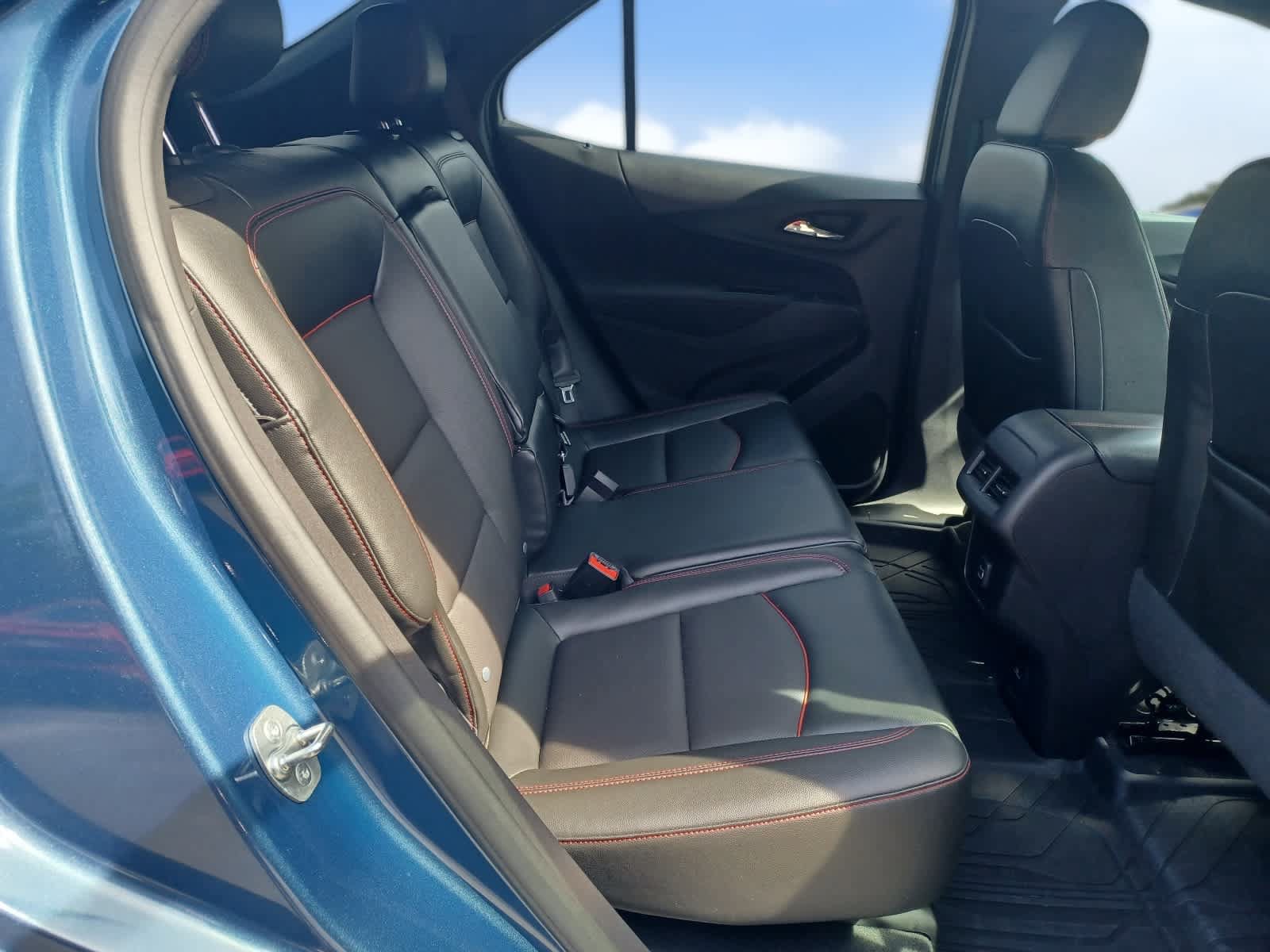 Used 2024 Chevrolet Equinox RS w/ RS Leather Package AWD/4WD image 24