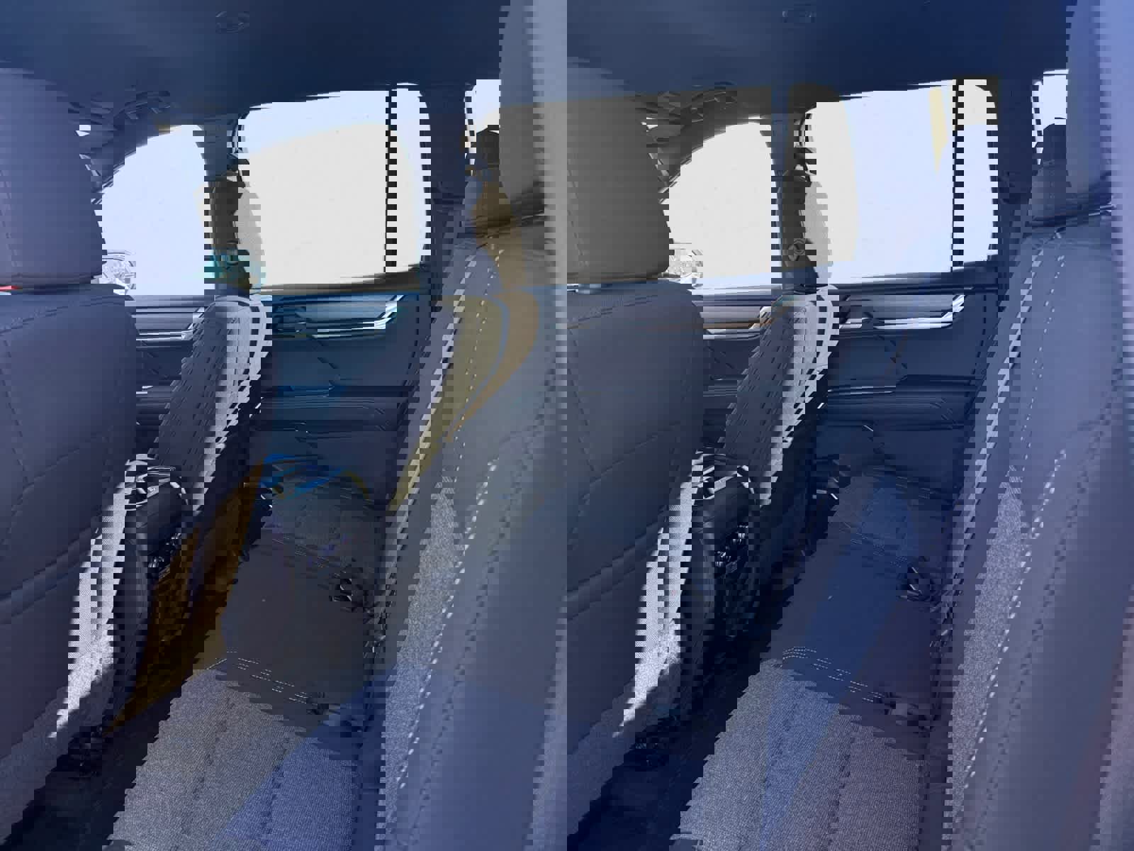 Used 2025 GMC Acadia Elevation image 15