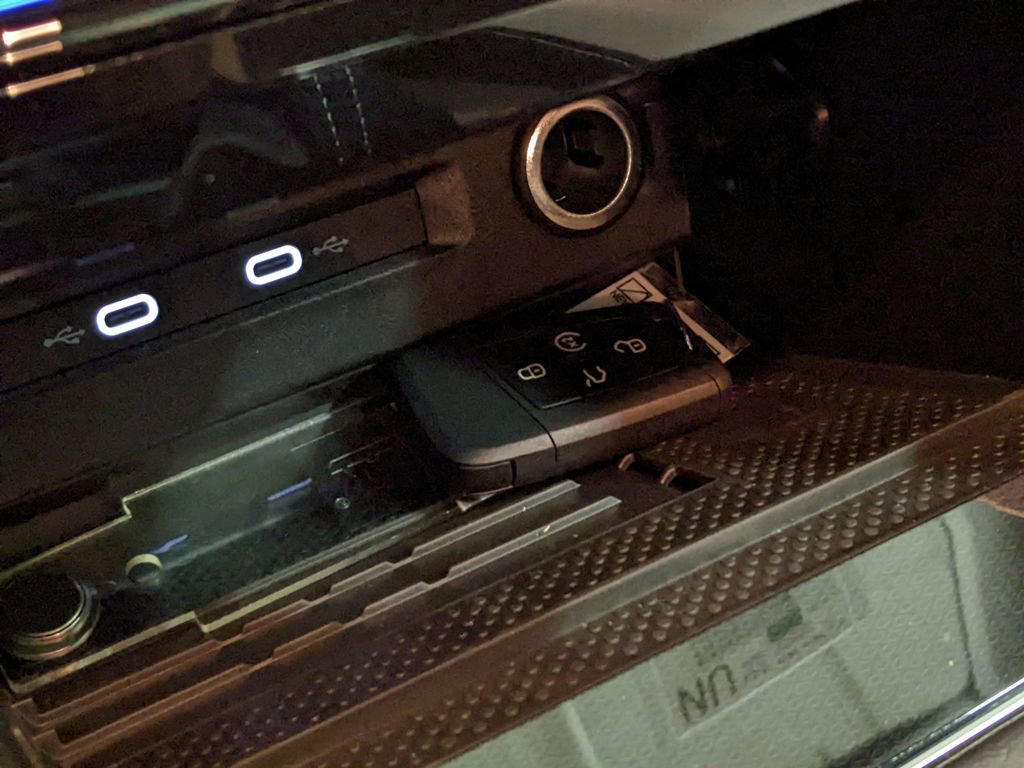 New 2026 Volkswagen Taos SE FWD image 18