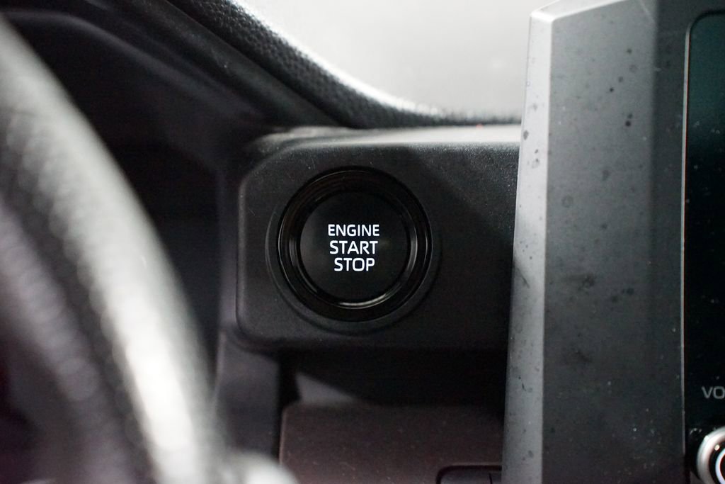 Certified 2025 Toyota Tacoma SR5 image 18