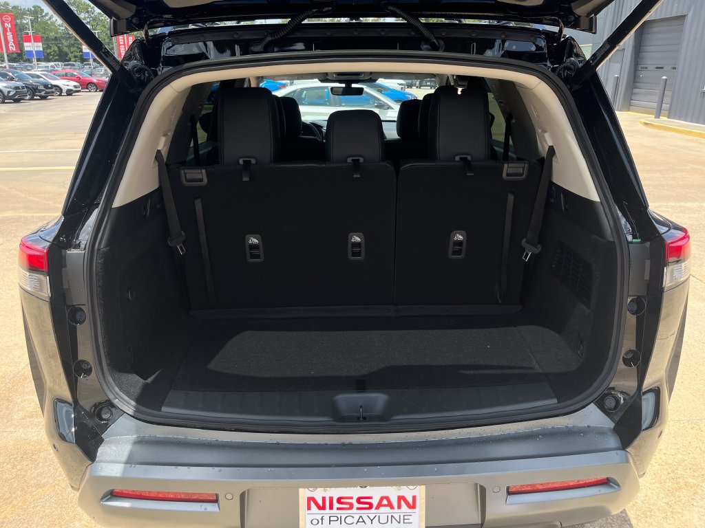 New 2026 Nissan Pathfinder SL FWD image 21