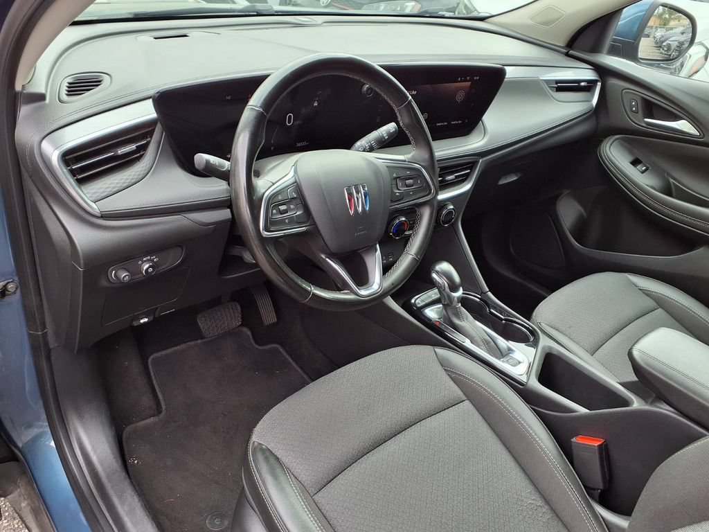 Used 2024 Buick Encore GX Preferred FWD image 25
