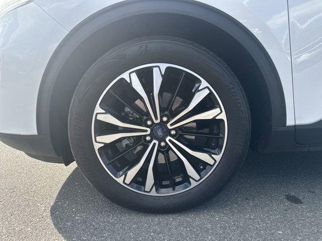 Used 2021 Ford Escape SE w/ SE Sport Appearance Package image 11