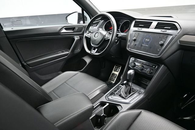 Used 2021 Volkswagen Tiguan SE R-Line FWD image 18