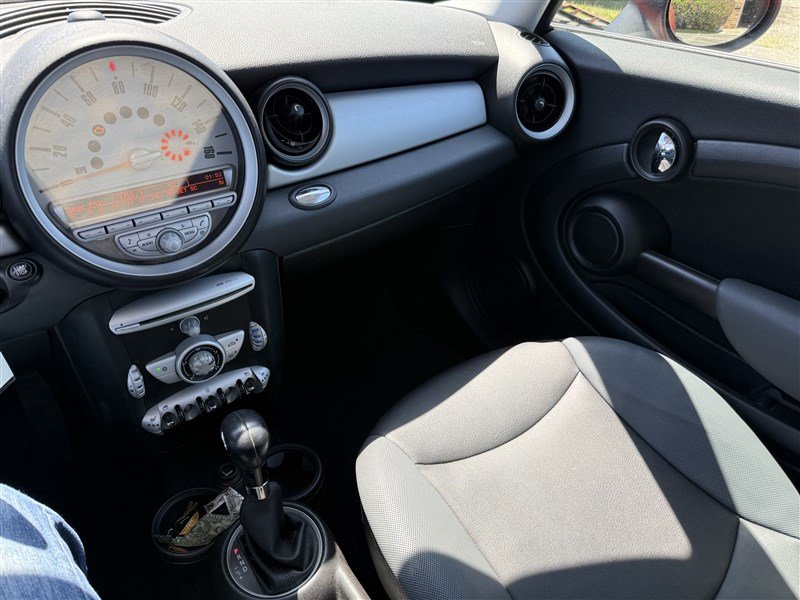 Used 2009 MINI Cooper Hardtop FWD image 8