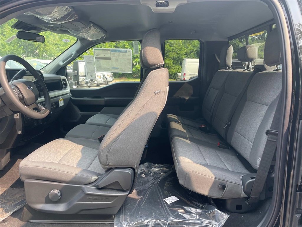 New 2025 Ford F250 XLT image 6