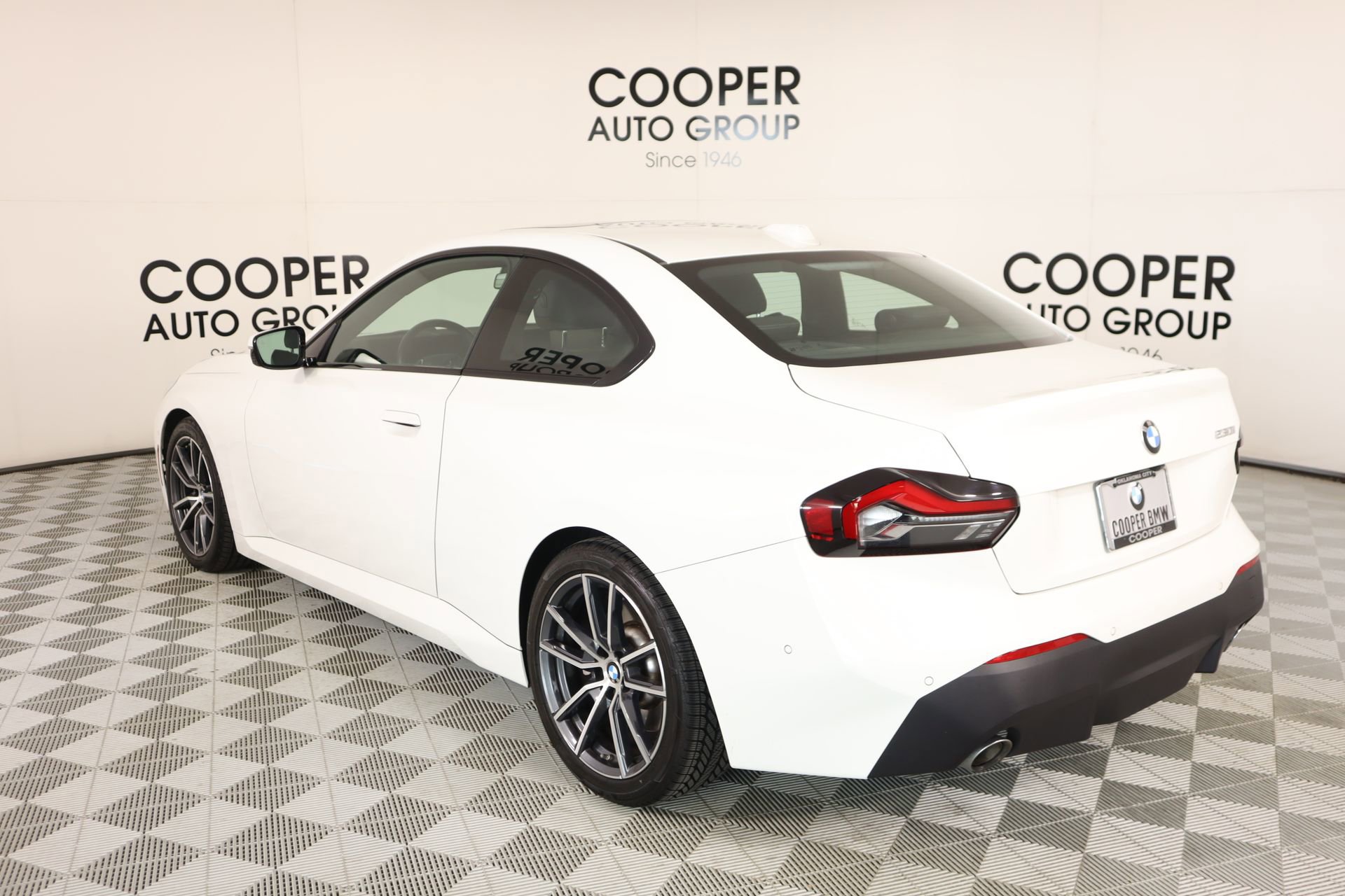 Used 2024 BMW 230i Coupe w/ Premium Package image 23