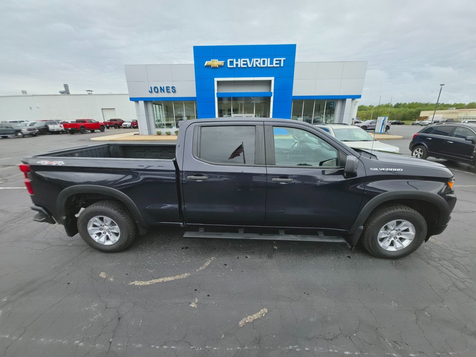 Used 2022 Chevrolet Silverado 1500 W/T w/ WT Value Package AWD/4WD image 6