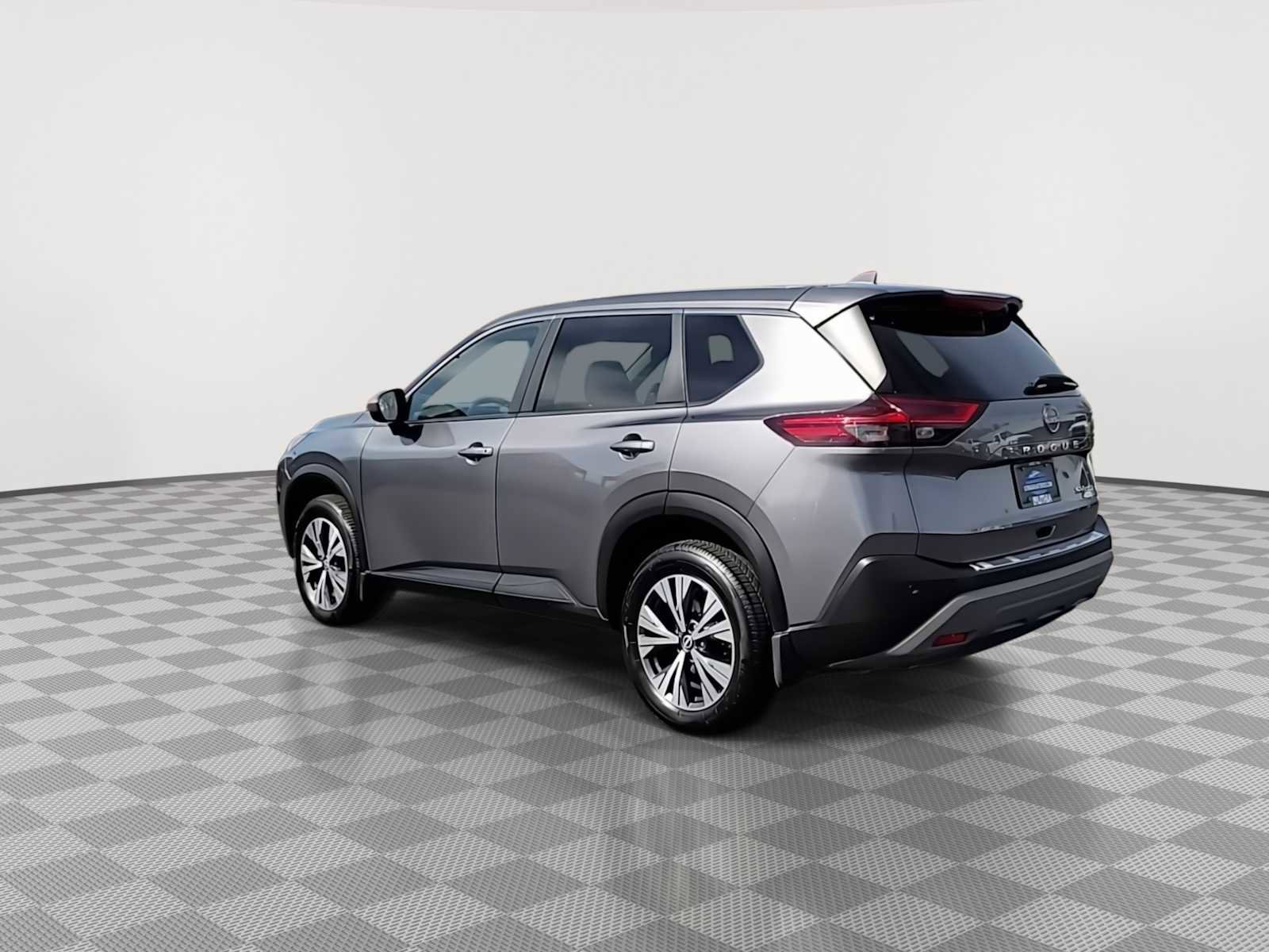 Used 2023 Nissan Rogue SV image 6