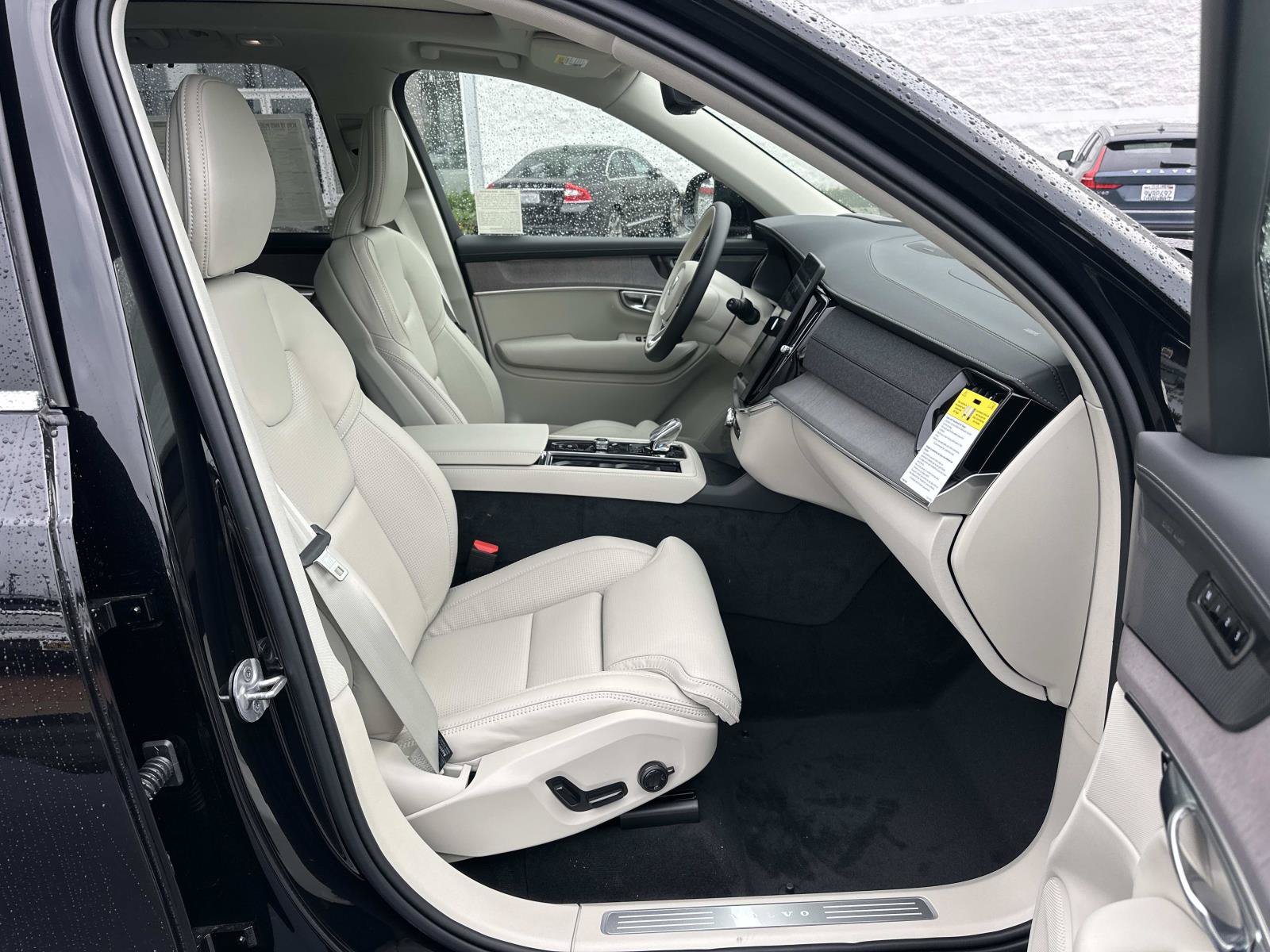 New 2026 Volvo XC90 T8 Ultra w/ Protection Package Premier AWD/4WD image 21