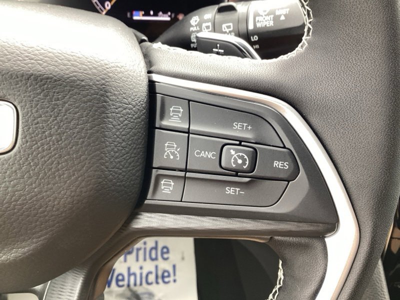 New 2025 Jeep Grand Cherokee Laredo w/ Luxury Tech Group I image 35