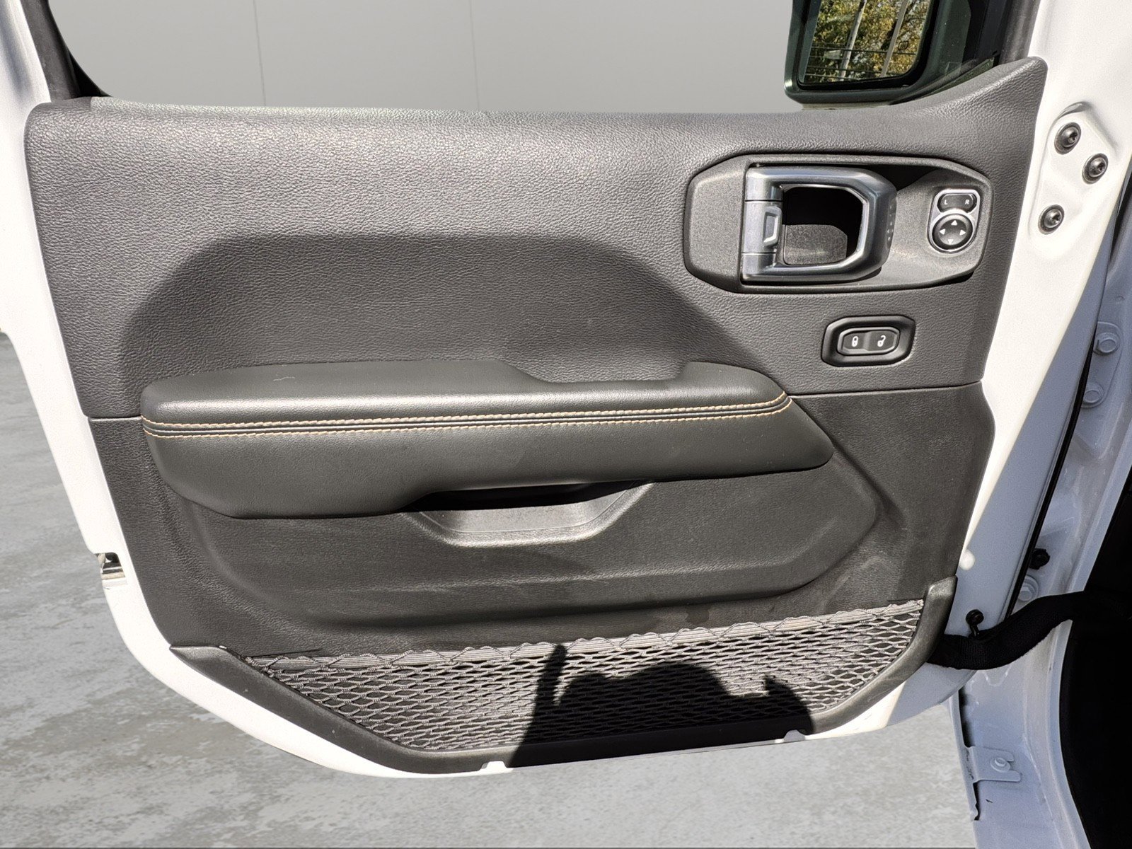 Used 2024 Jeep Wrangler Sahara image 20