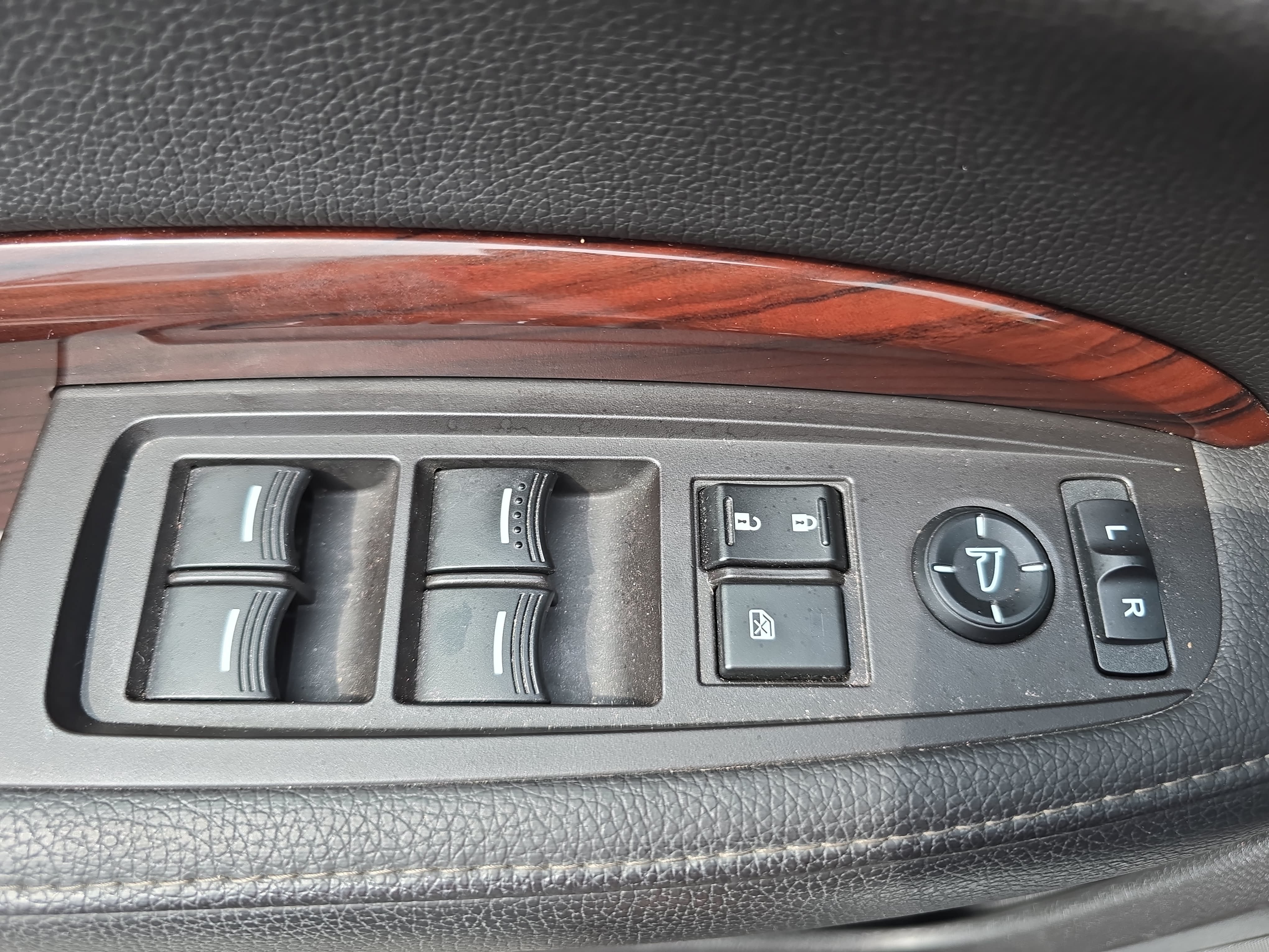 Used 2015 Acura MDX SH-AWD image 28