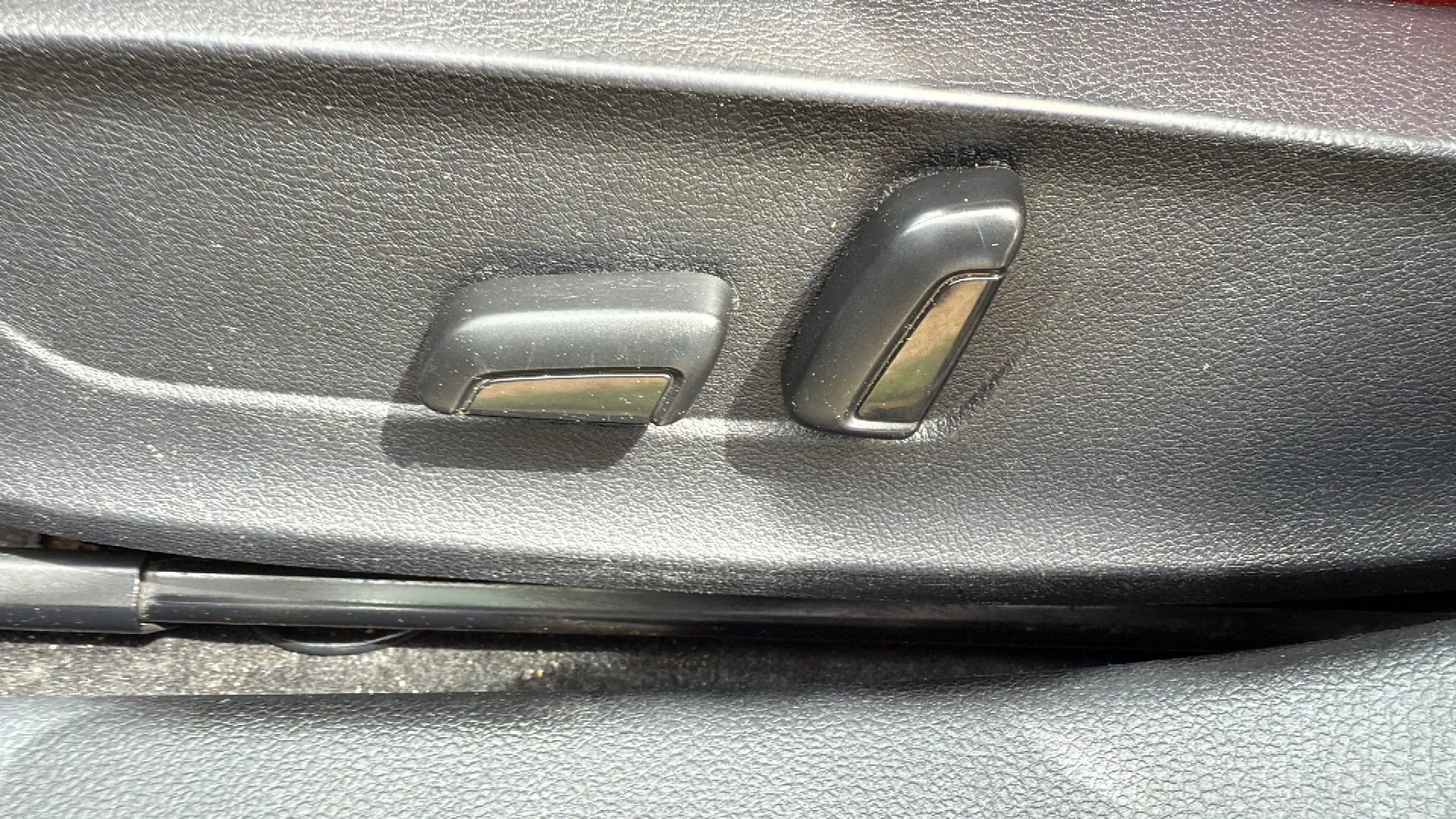 Used 2015 Volkswagen Jetta SEL image 40