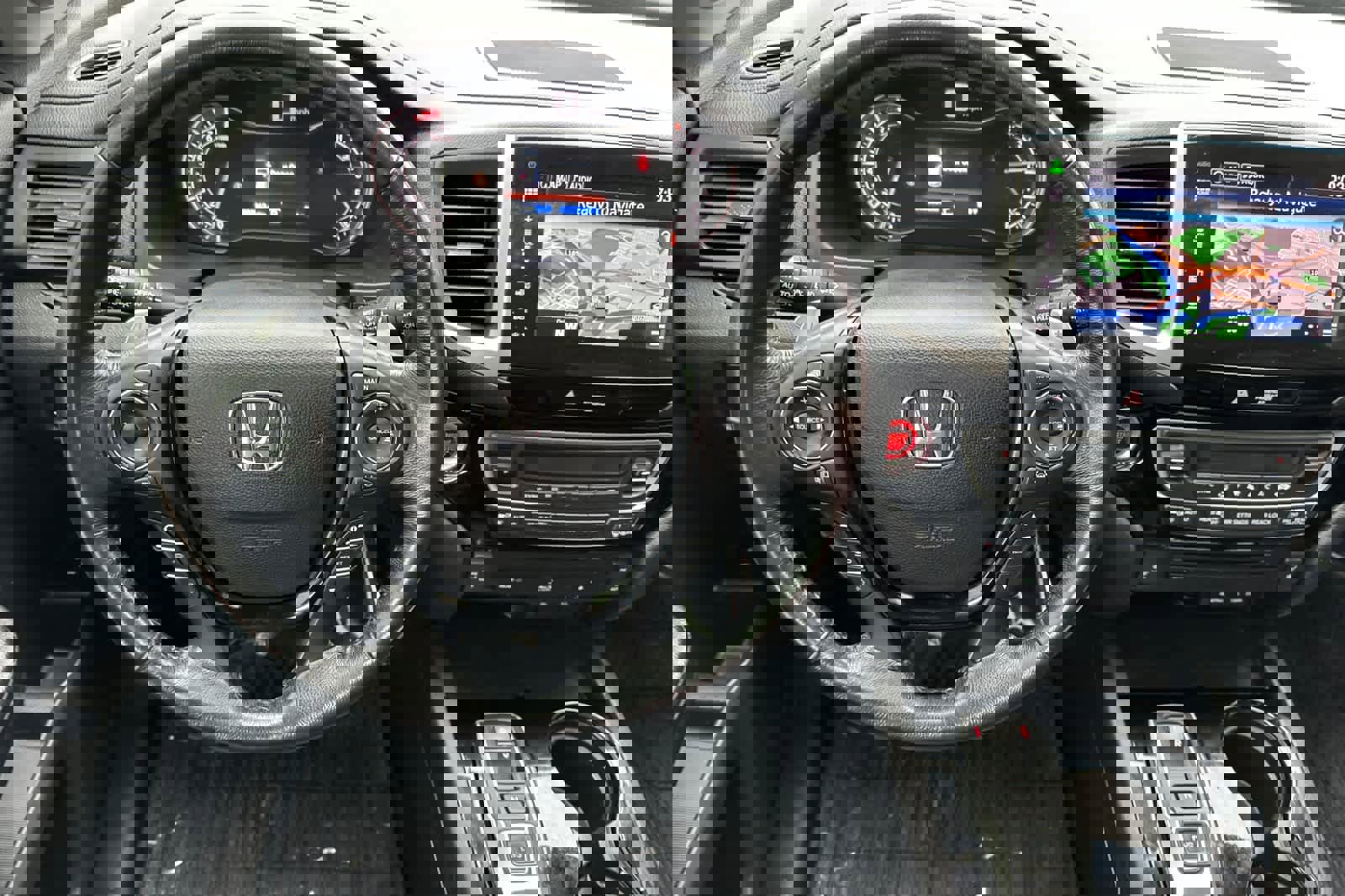 Used 2016 Honda Pilot Touring image 14