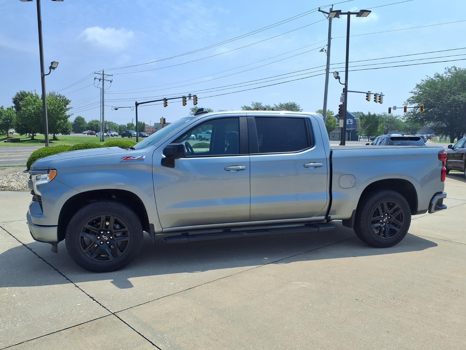 Used 2025 Chevrolet Silverado 1500 RST AWD/4WD image 18