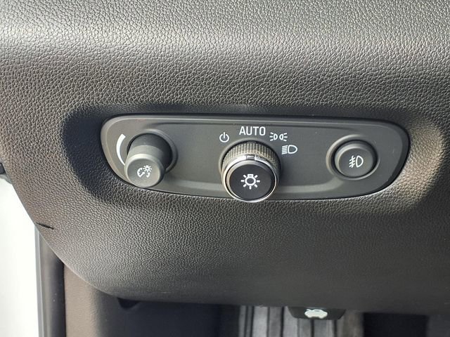 Used 2020 Chevrolet Traverse LT w/ LT Premium Package image 17