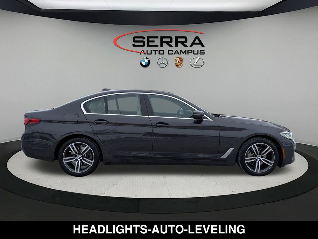 Certified 2022 BMW 530i xDrive w/ Premium Package AWD/4WD image 2