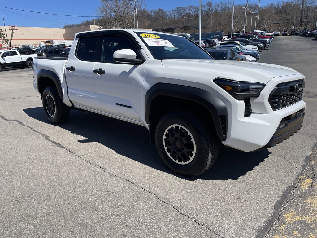 Certified 2024 Toyota Tacoma TRD Off-Road AWD/4WD image 6