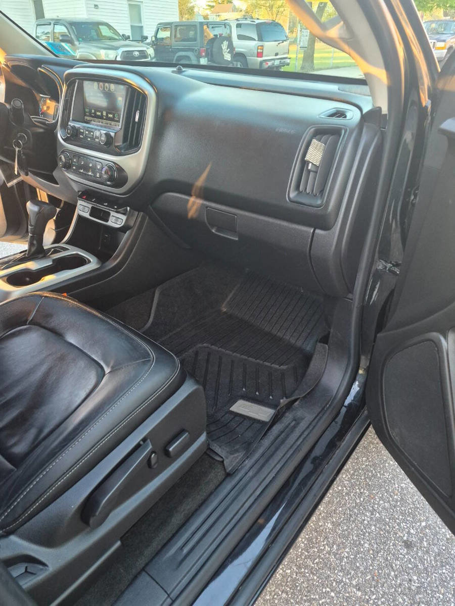 Used 2016 Chevrolet Colorado LT w/ Luxury Package, Chrome AWD/4WD image 11