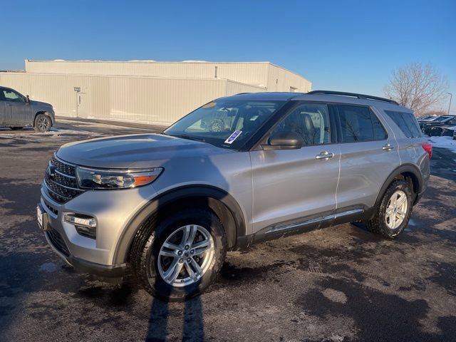 Used 2020 Ford Explorer XLT w/ Equipment Group 202A image 6