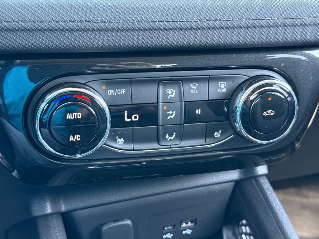 Used 2025 Chevrolet TrailBlazer LT w/ Convenience Package AWD/4WD image 17