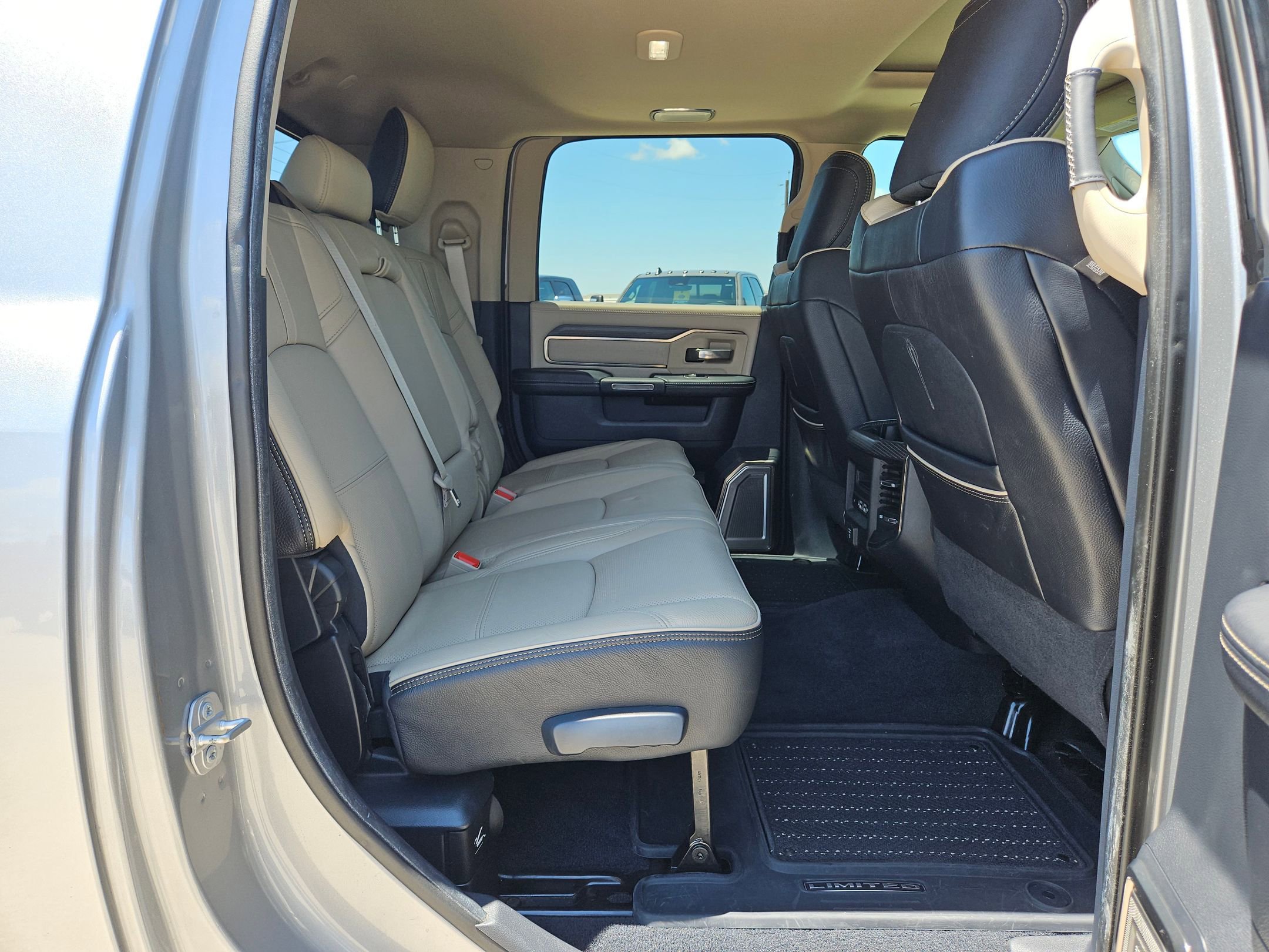 Used 2019 RAM 2500 Limited AWD/4WD image 25