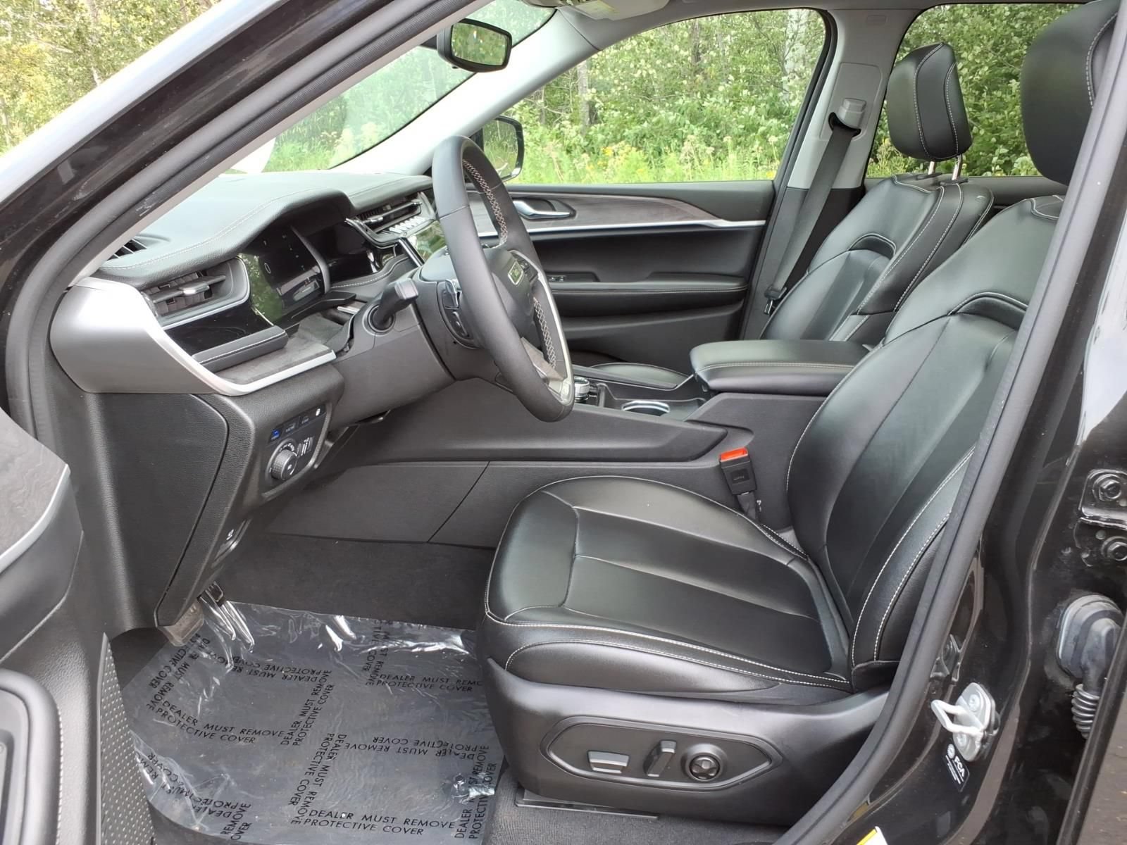 Used 2024 Jeep Grand Cherokee Limited 4xe AWD/4WD image 14