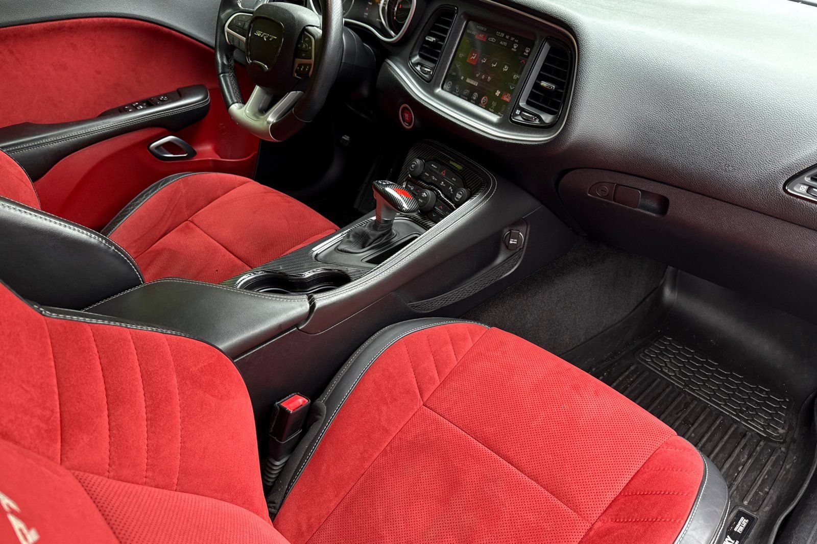 Used 2015 Dodge Challenger SRT w/ Technology Group RWD image 15