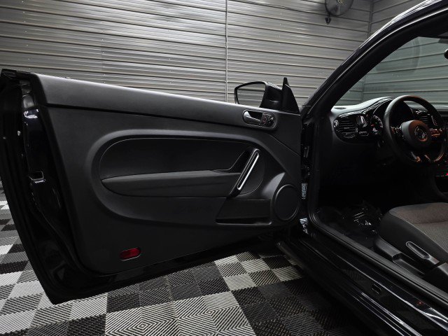 Used 2019 Volkswagen Beetle 2.0T S FWD image 29