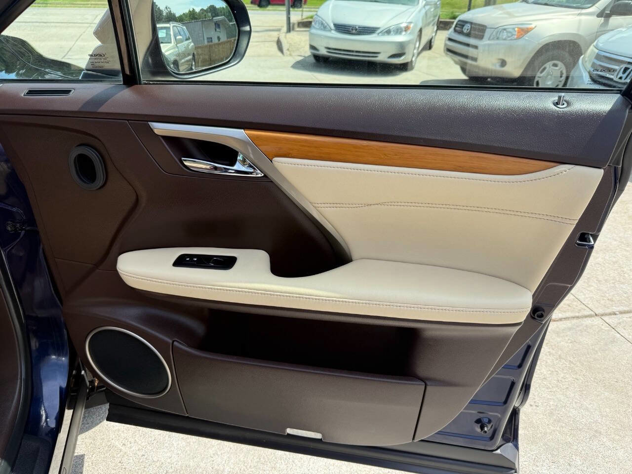 Used 2017 Lexus RX 450h AWD image 17