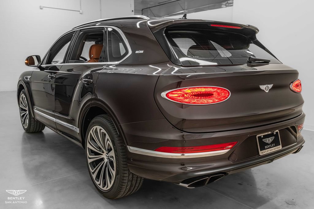 Used 2021 Bentley Bentayga AWD/4WD image 3